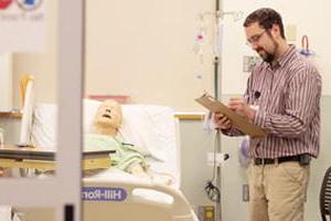 A student in the Patient Safety Training Center